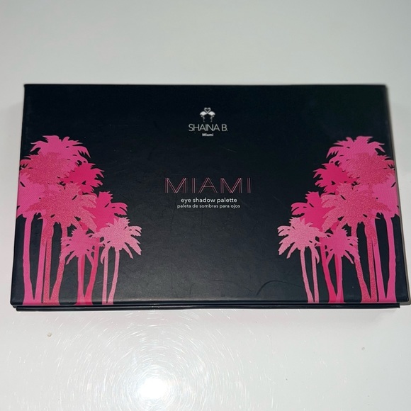 Shaina B. eyeshadows and blush & highlight - Picture 2 of 5